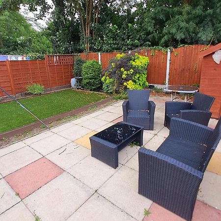 Dalton House - Three Bedroom Property Stretford Free Parking Near The Trafford Centre Manchester Exterior foto