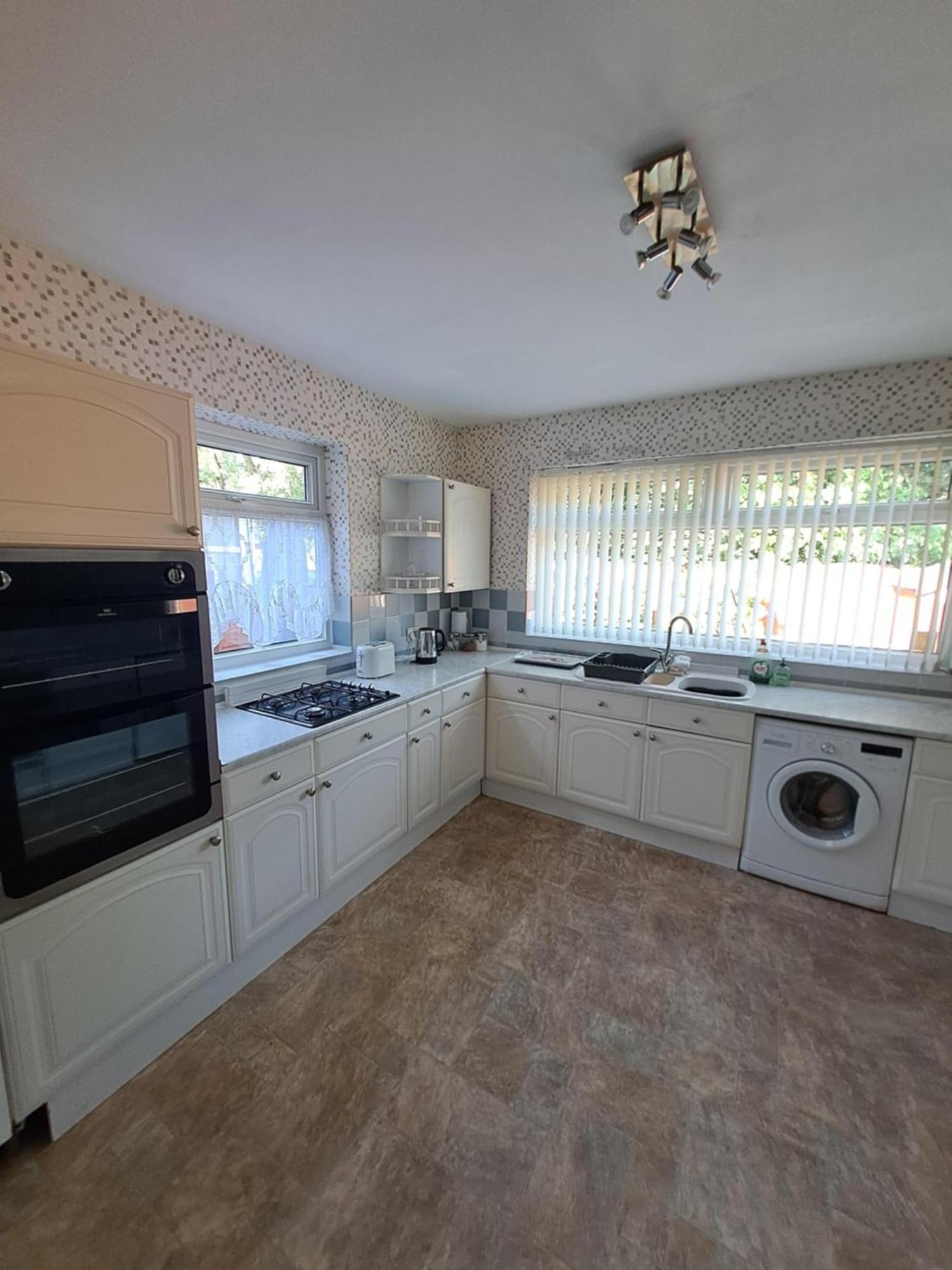 Dalton House - Three Bedroom Property Stretford Free Parking Near The Trafford Centre Manchester Exterior foto