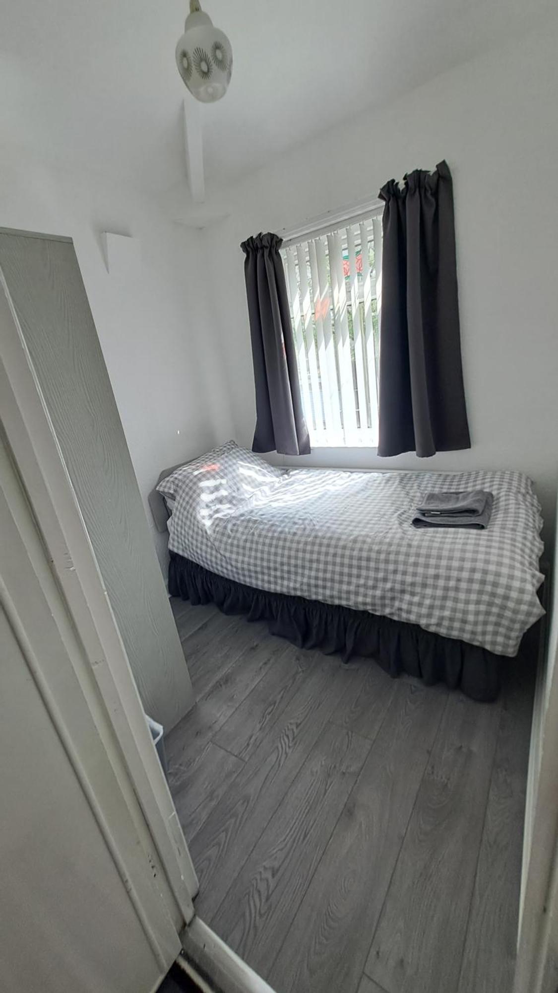 Dalton House - Three Bedroom Property Stretford Free Parking Near The Trafford Centre Manchester Exterior foto